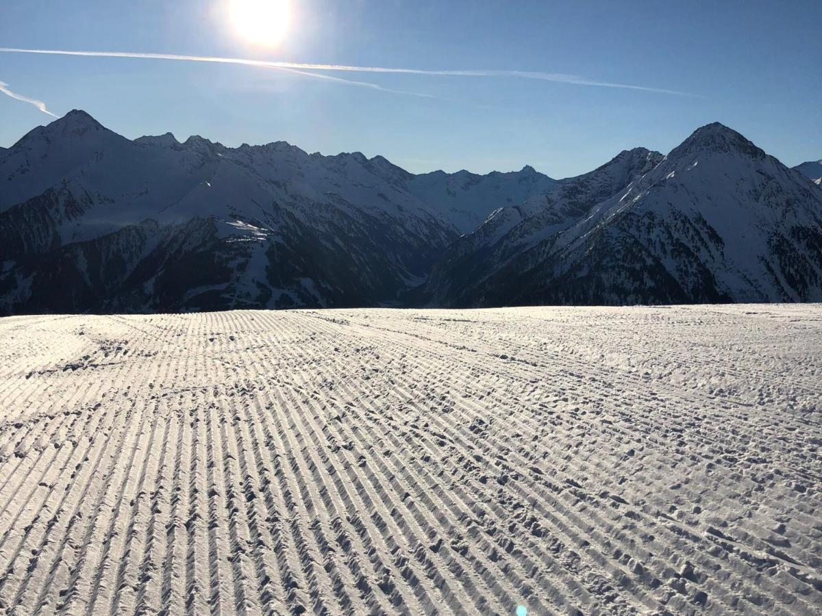 Apartment Between Mayrhofen And Finkenberg Екстериор снимка