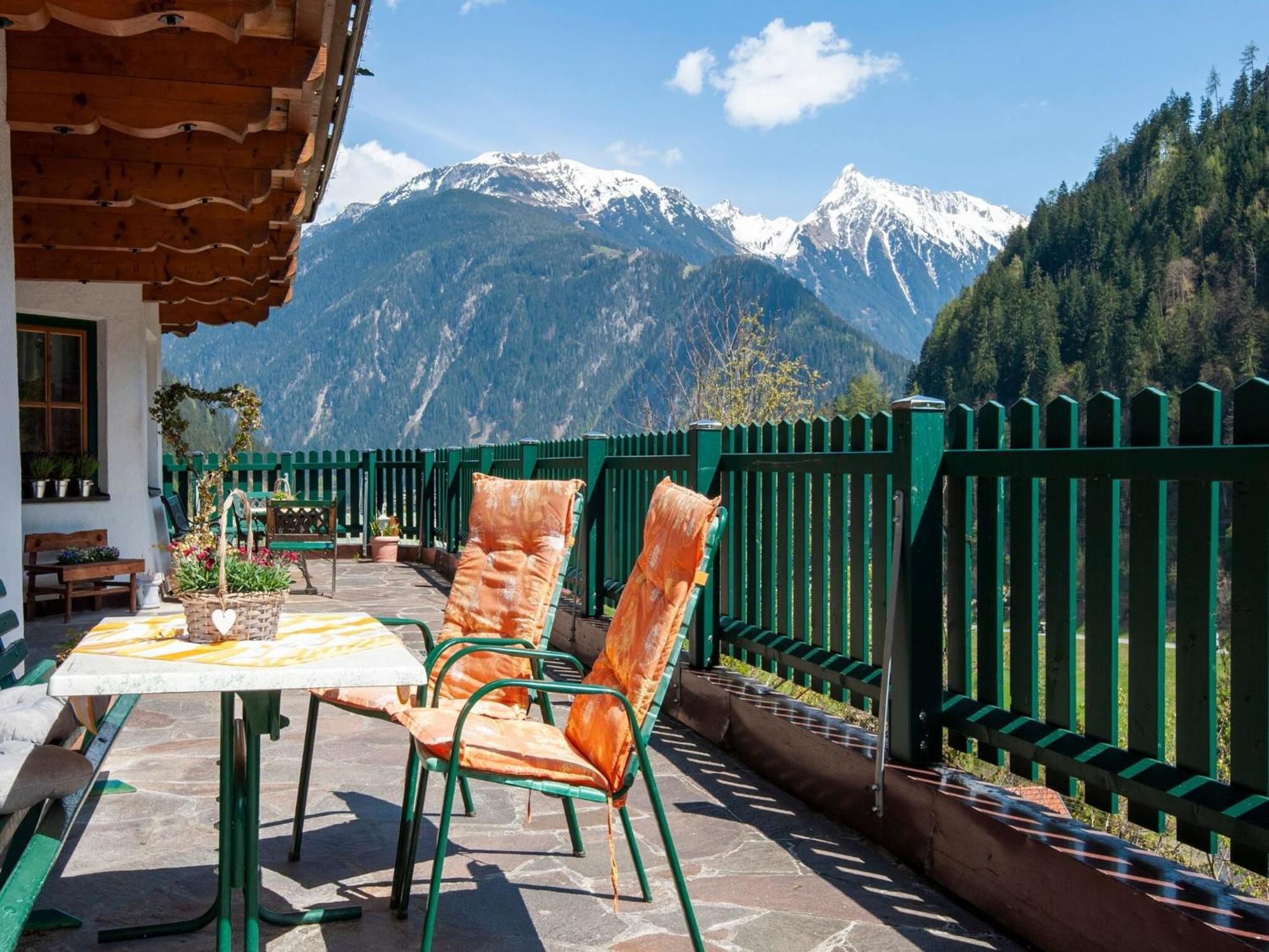 Apartment Between Mayrhofen And Finkenberg Екстериор снимка