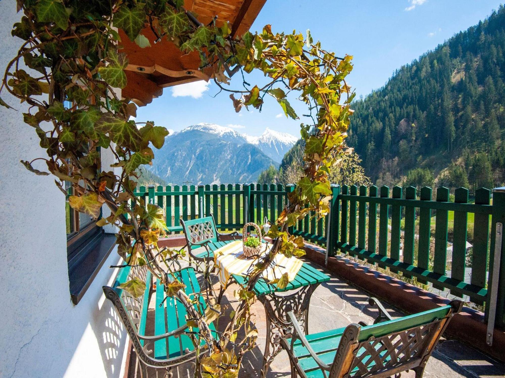 Apartment Between Mayrhofen And Finkenberg Екстериор снимка