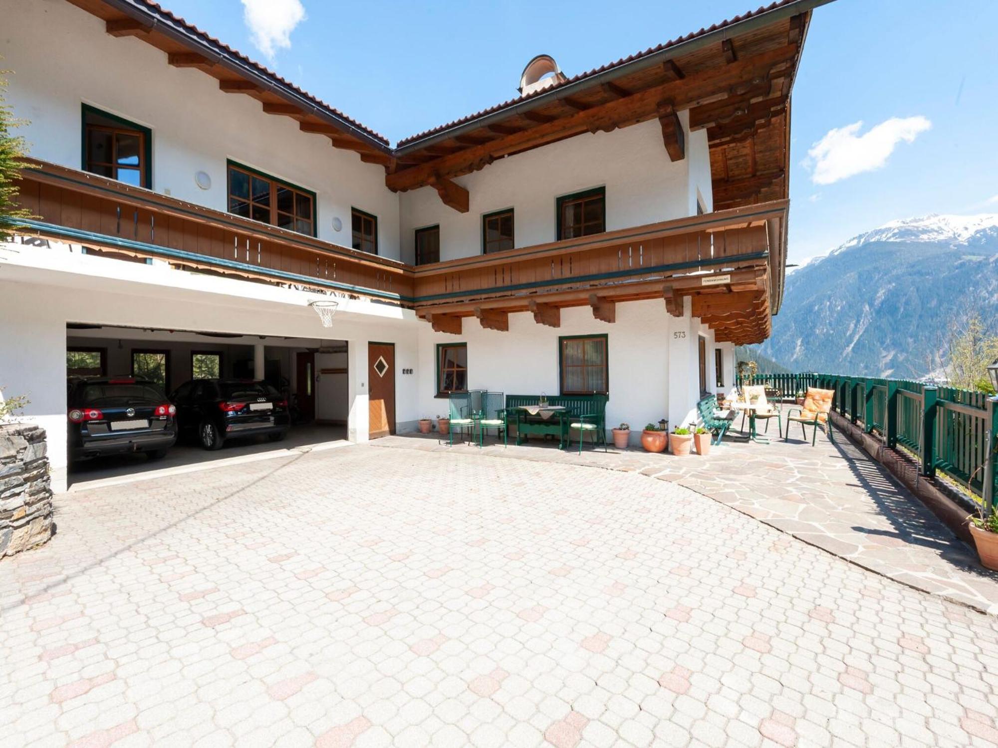 Apartment Between Mayrhofen And Finkenberg Екстериор снимка